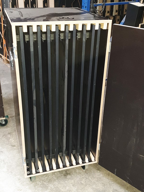 Houten transportkist voor het opbergen van frontpanelen