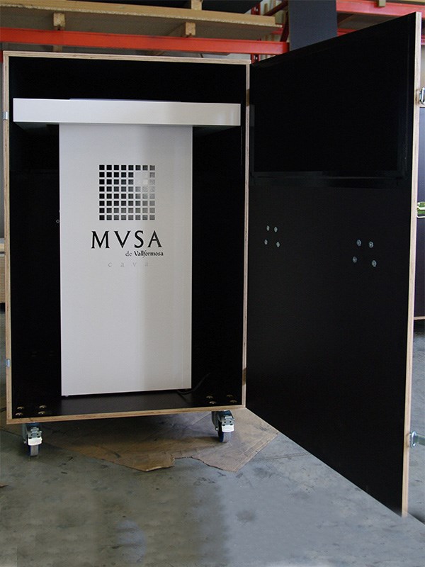 Houten transportkist voor degustatie tafel