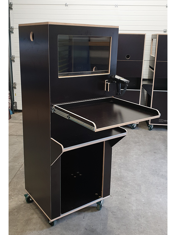 Computerkast op wieltjes voor in magazijn